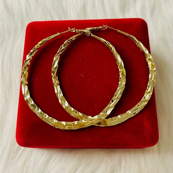 Jewelry - Elegant 14k Gold Filled Hoop Earrings